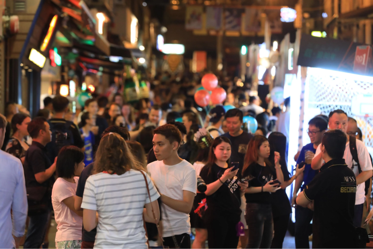 hong kong things to do - lan kwai fong